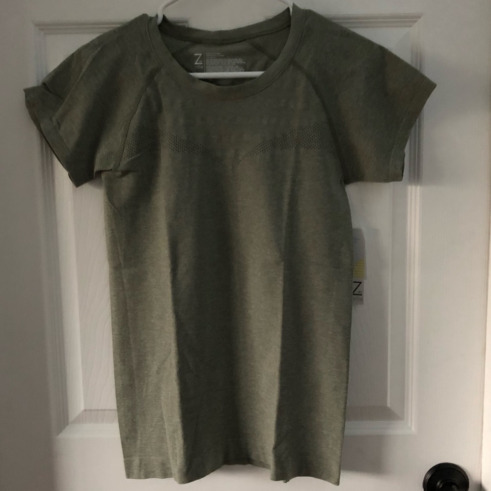 zella workout top